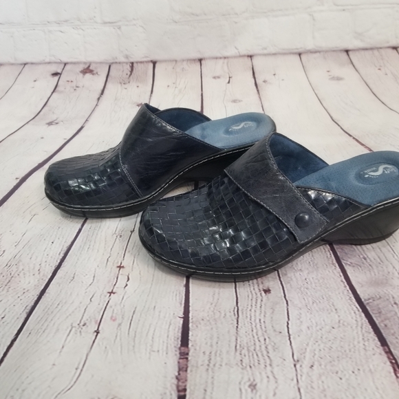 SoftWalk Shoes - Soft walk clogs Nursing leather Navy Size  9